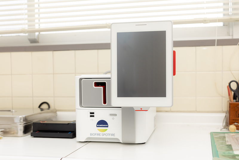 多項目同時PCR検査機器SpotFire(スポットファイア)